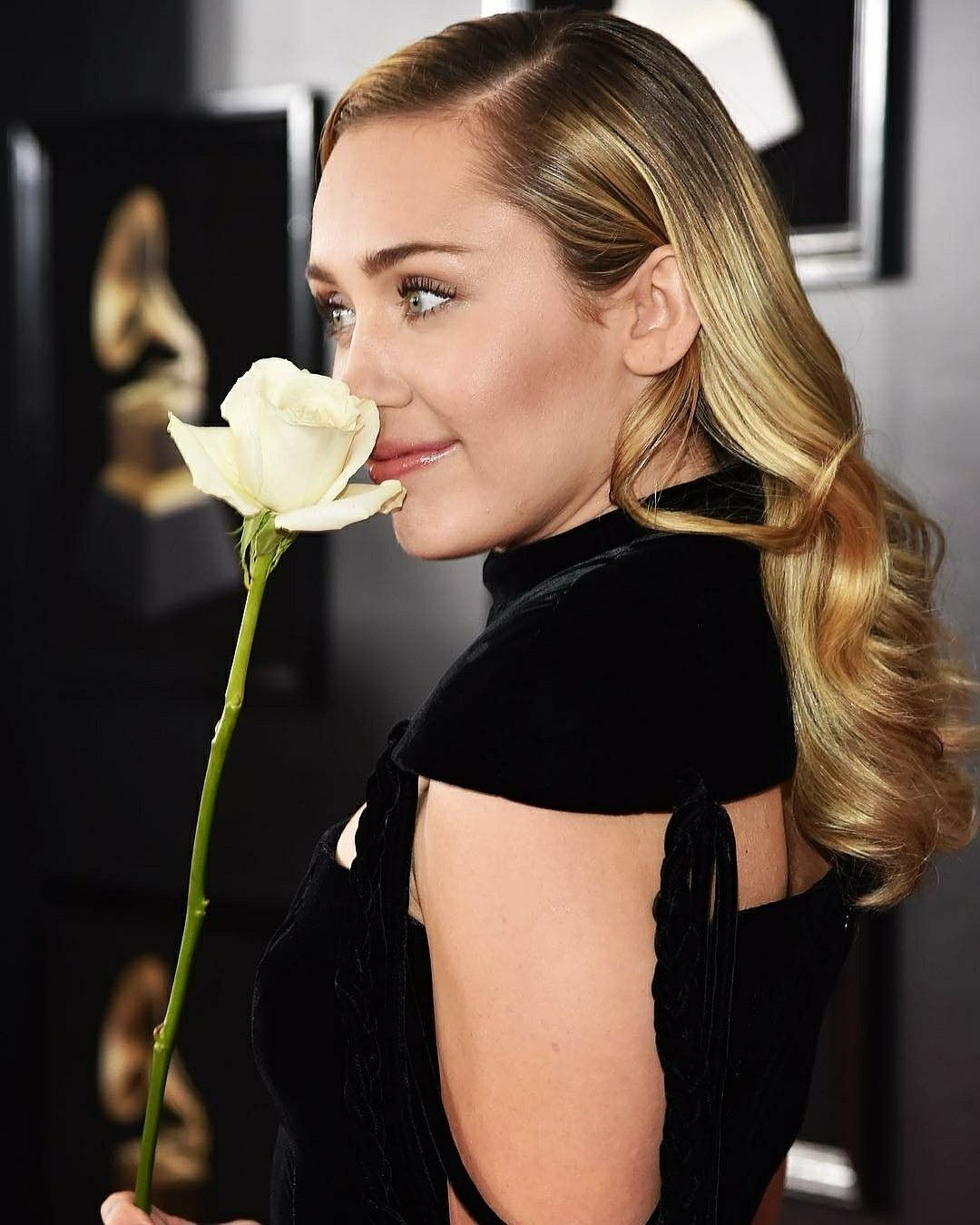 Peminat harap Miley tidak tertekan.